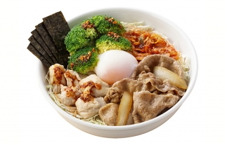 吉野家、初夏の新商品を発売中！『ライザップ辛牛サラダ』『ねぎ塩豚丼』ほか