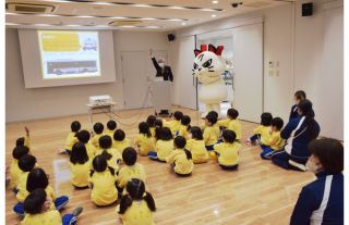 【長崎バス】幼稚園児が「バスの乗り方教室」に参加しました