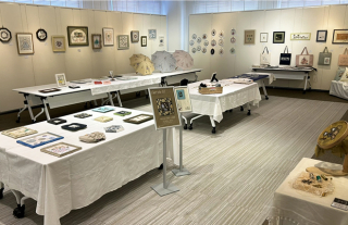 【浜の町・樂ギャラリー】l’art du fil のむらとみこ 糸のアート作品展 開幕