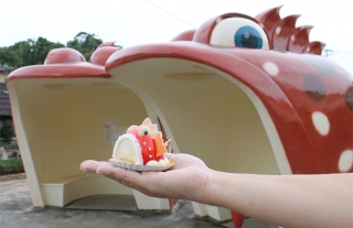 長崎県西海市　期間限定！「お魚バス停」そっくりのケーキ販売中！
