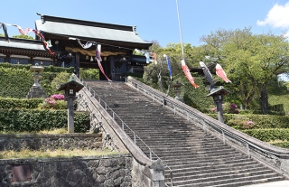 もうすぐ「こどもの日」　町のこいのぼり